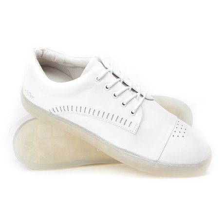 Gram // 430g Leather Low-Top Perforated Toe Sneaker // White