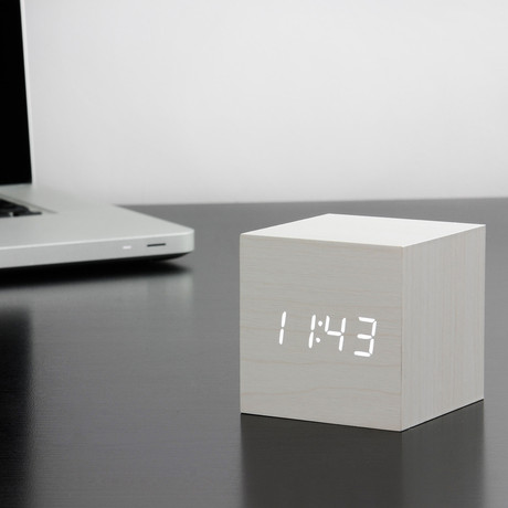 Cube Click Clock // White