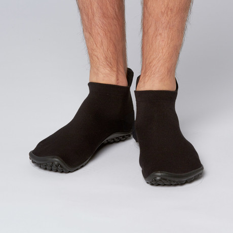 Barefoot Sneaker // Black!