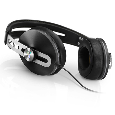 HD1 Over Ear Headphones 2 // Black