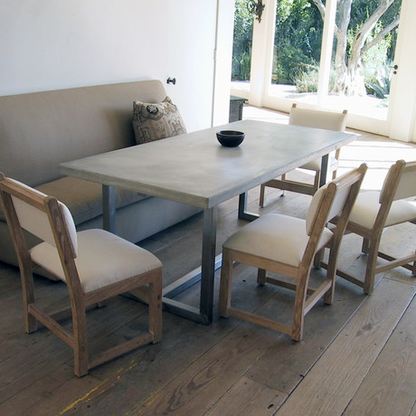 Vue Dining Table