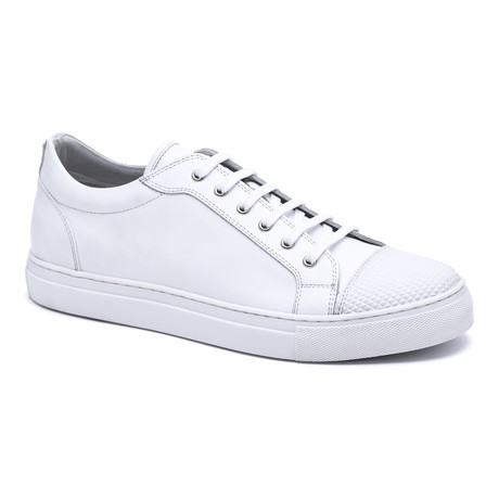 Textured Toe Cap Sneakers // White