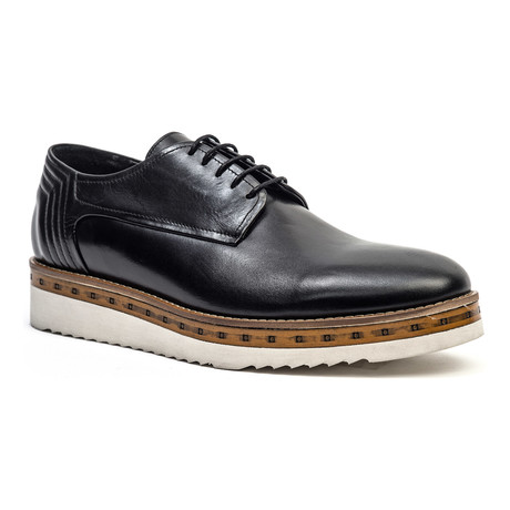 Casual Wooden Derby // Black