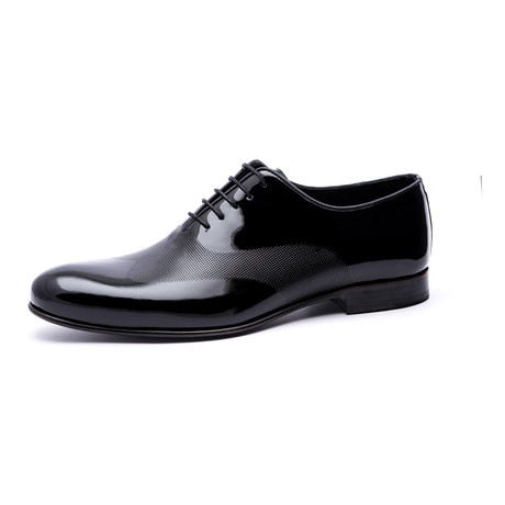 Textured Wing-Tip Oxford // Black!