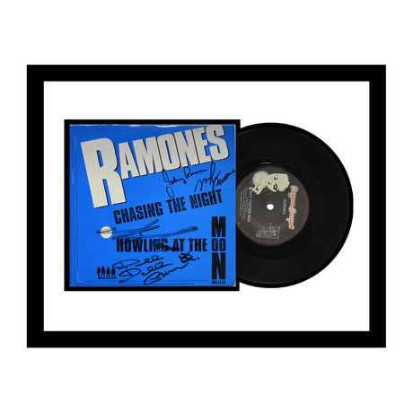 Ramones // Howling At the Moon // Signed 45 Album Chasing the Night