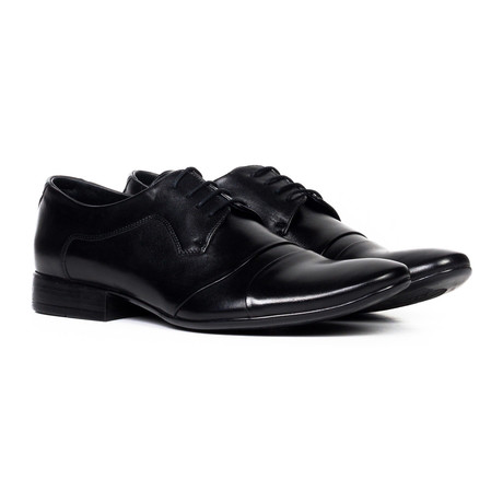 Curved Captoe Leather Derby // Black