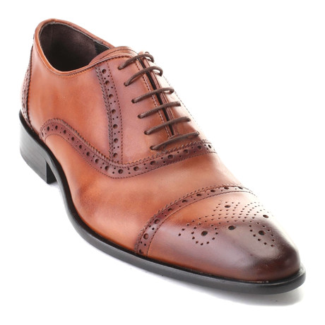 Aakar Perforated Captoe Oxford // Antique Tobacco