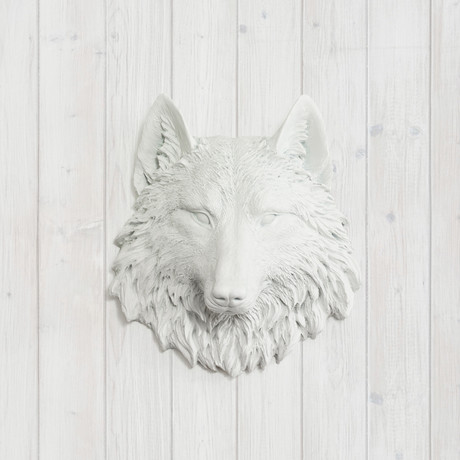 The Sierra Faux Wolf Head // Mini
