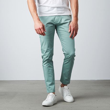 Relaxed Fit Chino Pant // Green