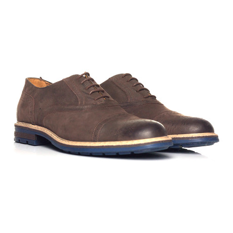 Pebbled Leather Perforated Captoe Oxford // Brown