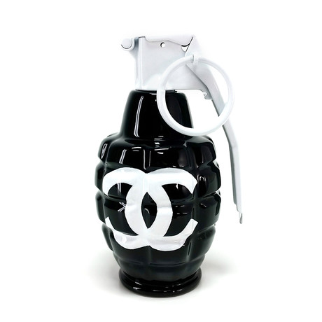 Art Grenade // Chanel // Black!