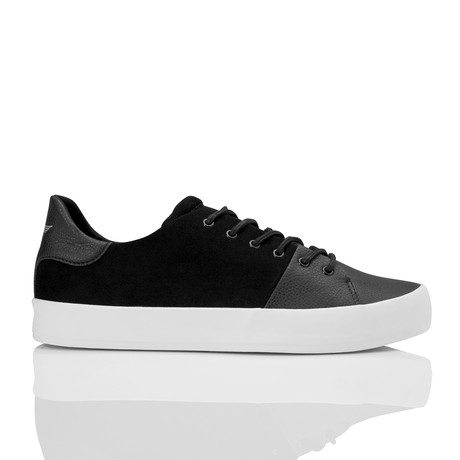 Carda Suede Low-Top Sneaker // Black