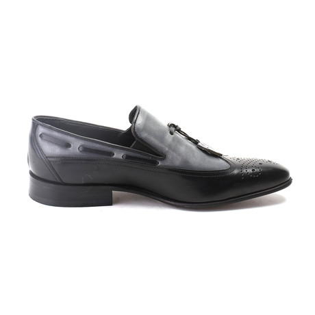 Colorblocked Wingtip Tassel Loafer // Black