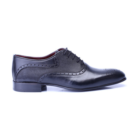 Perforated Textured Brogue Oxford // Black