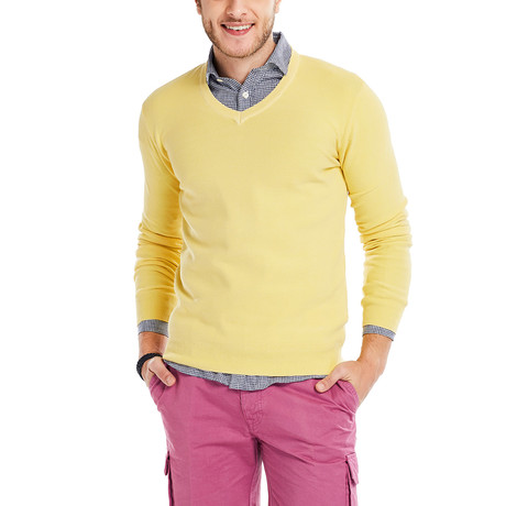 Barbuda Garment Dyed V-Neck Pullover // Yellow