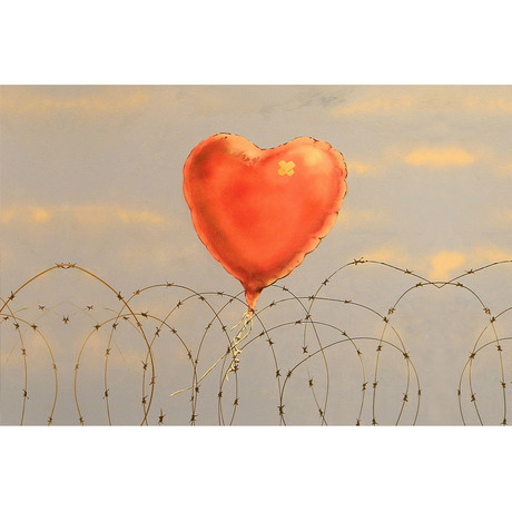 Barbed Wire Heart Balloon (Small: 26"L x 18"H)