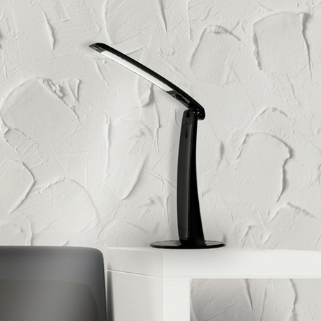 Swytch LED Desk Lamp // Black