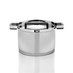 Covered Stockpot // 6.1 Qt 