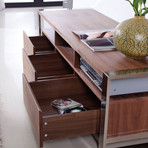 Stylist (Light Walnut)