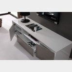 Esquire // White High Gloss