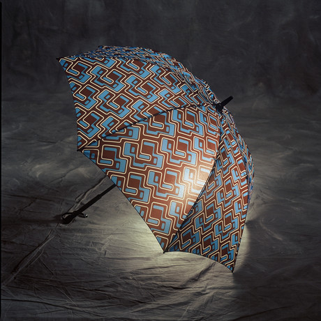 Water Cluster Lighted Umbrella