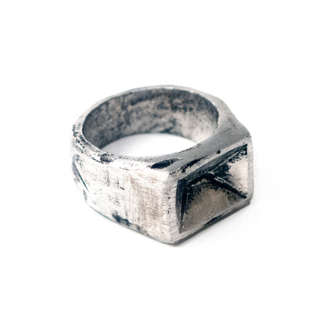 Signum Minus Ring (Size 7.8)
