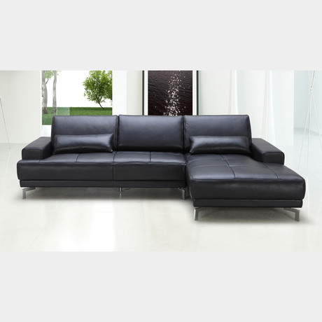 Rocco Sectional (Right Chaise)