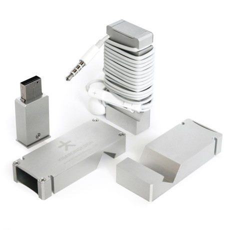 iPhone Stand + USB Flash Drive + Earphone Wire Organizer // Silver (8 GB)