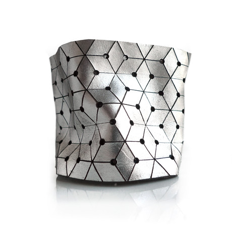 Point and Line III Cuff // Silver (7"W)