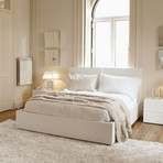 Aurora Bed W/ Mattress Support // Pure White (Queen)