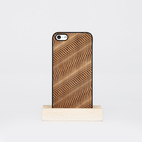 Wooden Snap-On Cover // White Waves (iPhone 4/4s)