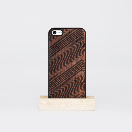 Wooden Snap-On Cover // Black Waves (iPhone 4/4s)