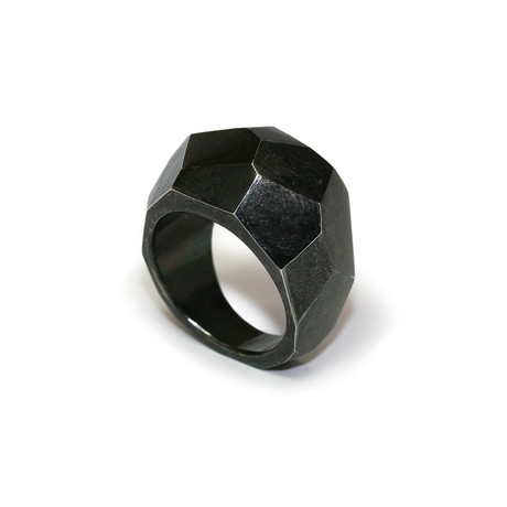 Faceted Ring // Black (Size 4)