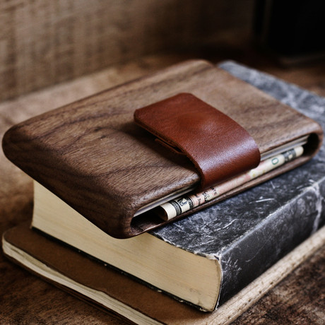 Walnut Wallet (Brown Leather)