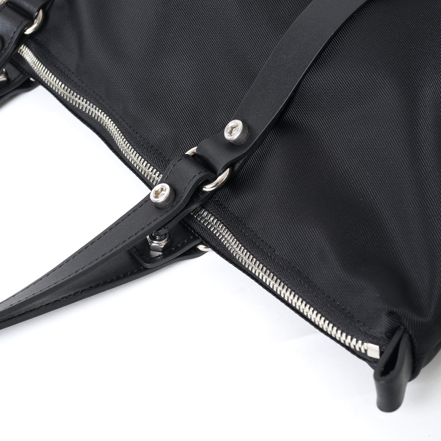 GEAR3 BY SAEN // Black Tote Messenger Bag - GEAR3 BY SAEN - Touch of Modern