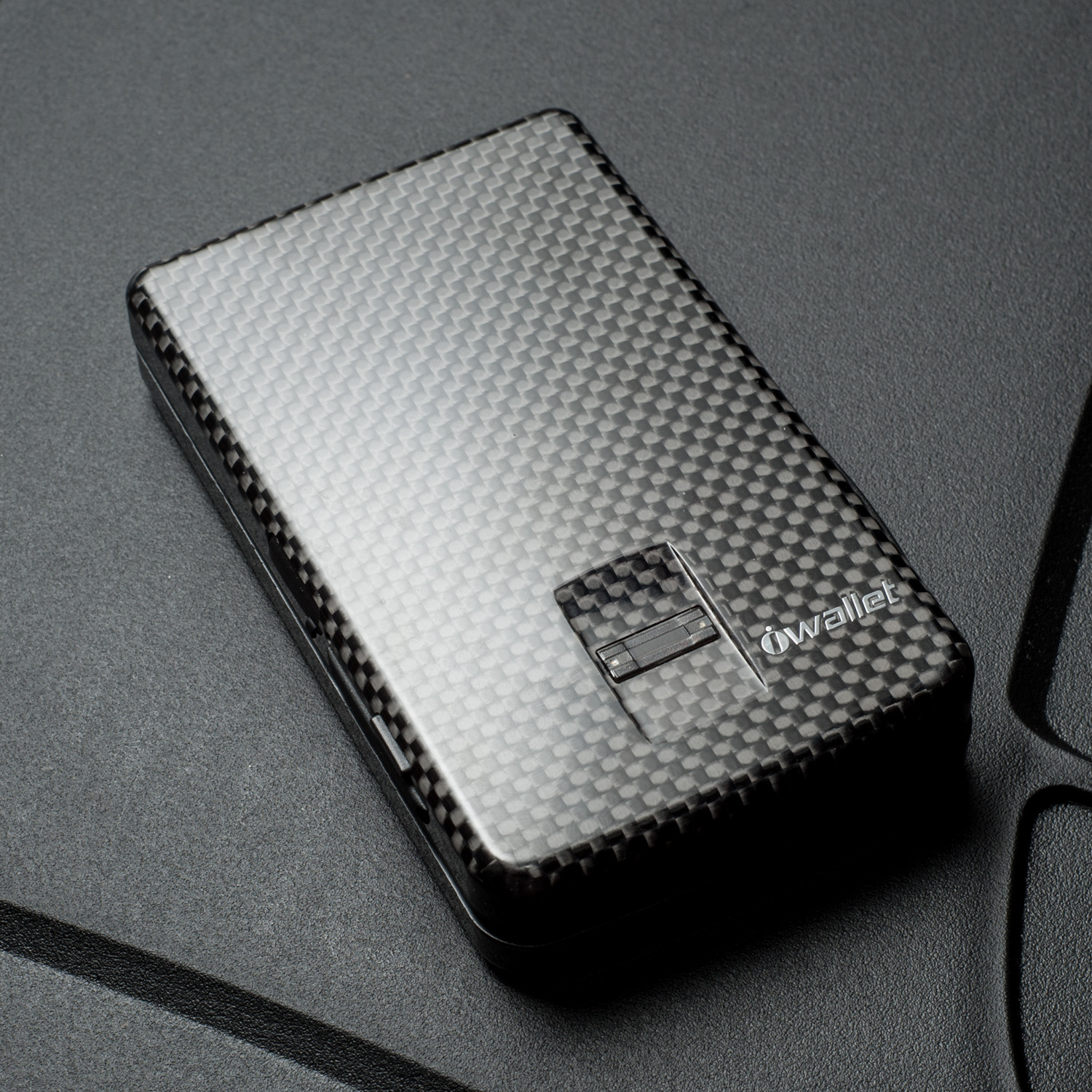 iWallet – Smart Wallet With Bluetooth and Fingerprint Reader