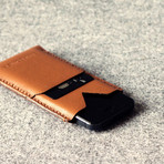 Handcrafted Leather iPhone 5/5S Wallet (Brown)