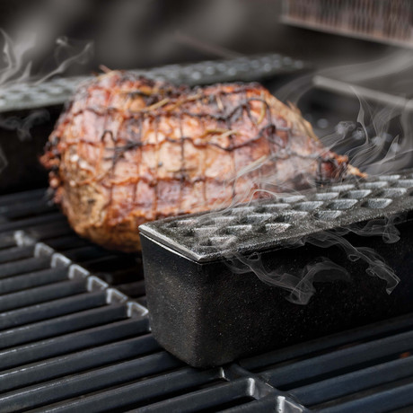 Cast Iron Moistly Grilled // Grill Humidifier // Set 2