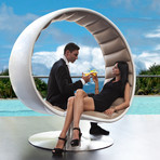 Hug Chair (White Fiberglass)