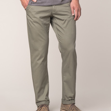 Corbin // Light Olive (30WX34L)