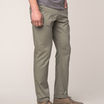 Corbin // Light Olive (30WX34L)