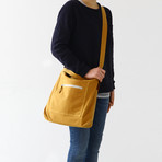 Clas Messenger Bag (Blue)