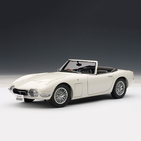 Toyota 2000 GT Cabriolet // Upgraded