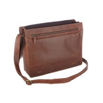 Darwin Natural Veg-Tanned Leather Messenger Bag // Conker Brown