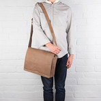 Darwin Natural Veg-Tanned Leather Messenger Bag // Stone