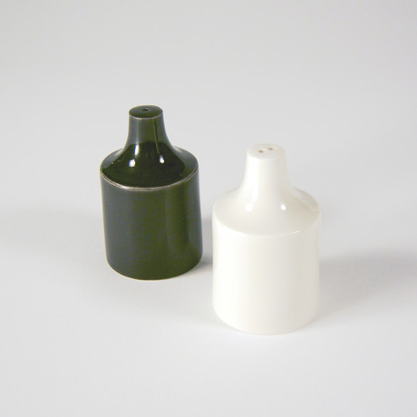 Salt + Pepper Shaker Set