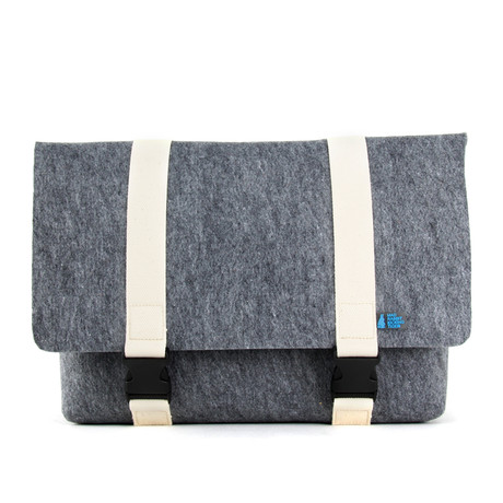 Peter Messenger Felt Bag // Elephant Grey