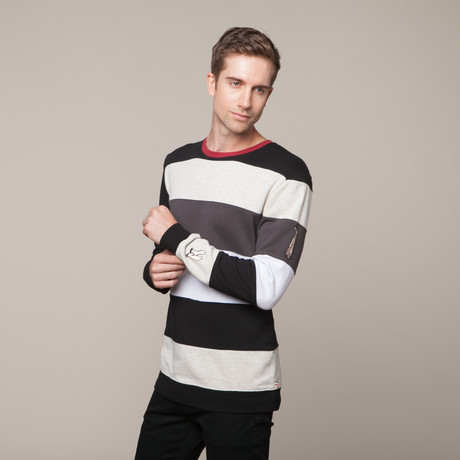 Lady Leg Crew Neck Sweater // Black (S)