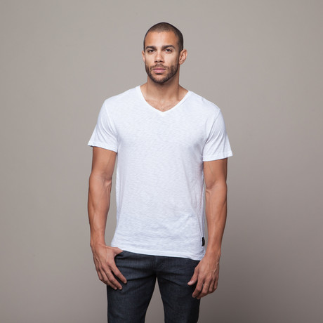 Kinetix // Basic Pima Cotton V-Neck Tee // White (M)