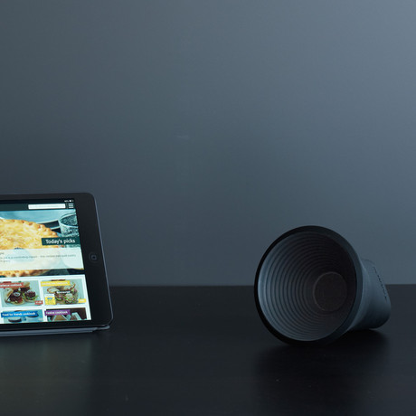 WOW Wireless Speaker // Black